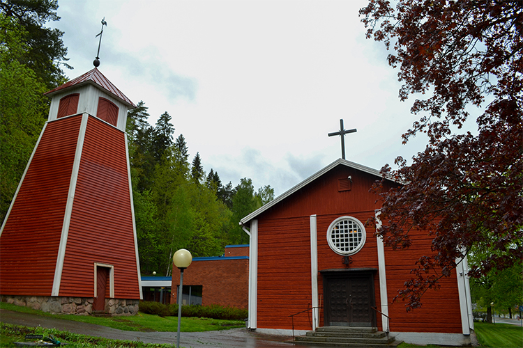 Tervakosken punainen kirkko ja kellotapuli