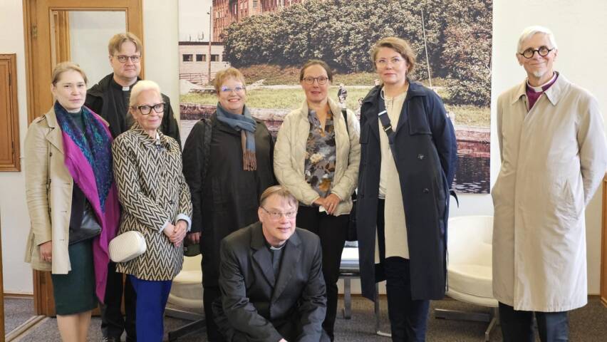 piispan seurue Tervakosken paperitehtaalla